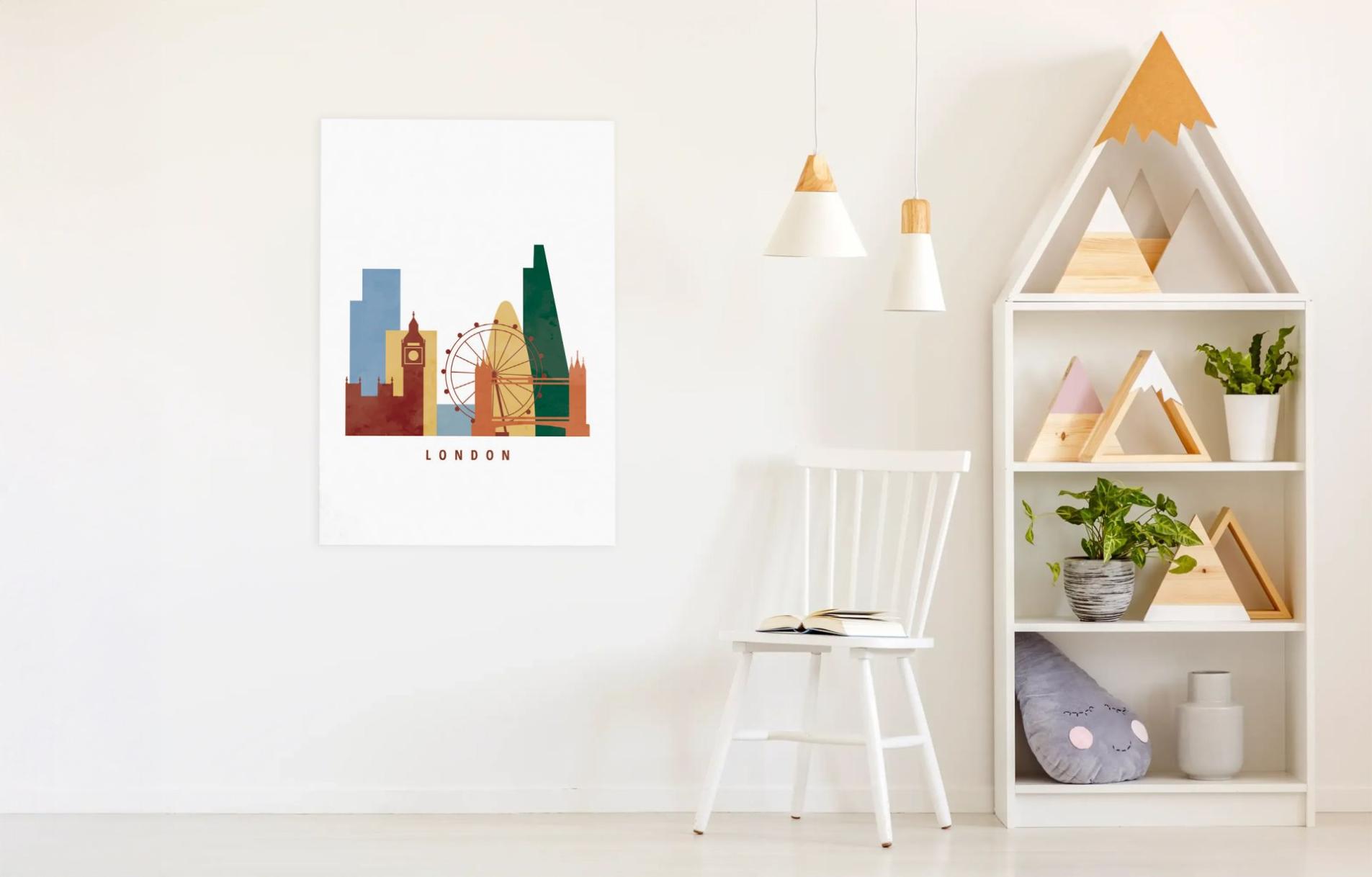 Kinderkamer genderneutraal roomwitte muur met de stad Londen op print in primaire kleuren